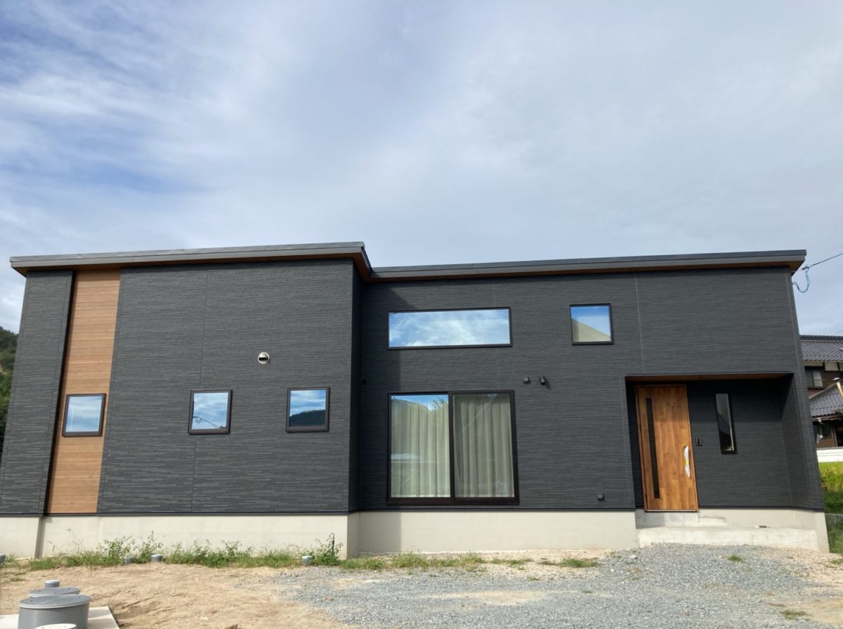 アイデザインホームの現場リポート 広島県の注文住宅 熊野町の注文住宅 平屋の注文住宅
完成物件の外観写真
