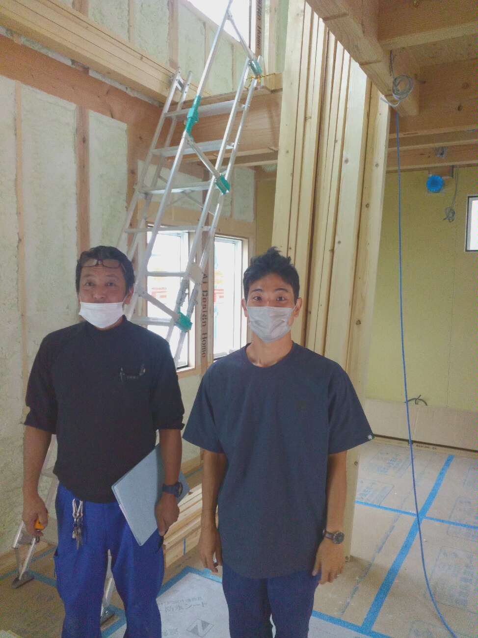 アイデザインホームの現場リポート
大阪の注文住宅
大阪府大阪狭山市茱萸の木での上棟後現場立会いの様子