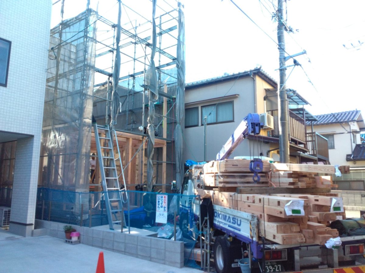 アイデザインホームの現場リポート
広島の注文住宅
広島市安佐北区口田南での上棟の様子
3階建ての木造住宅
