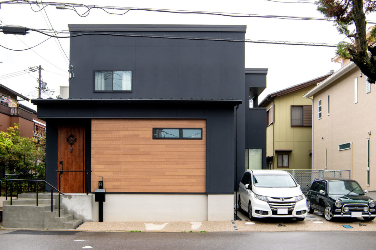 アイデザインホーム
注文住宅
愛知県春日井市
神宮展示場を参考にデザインされた、モダンな外観