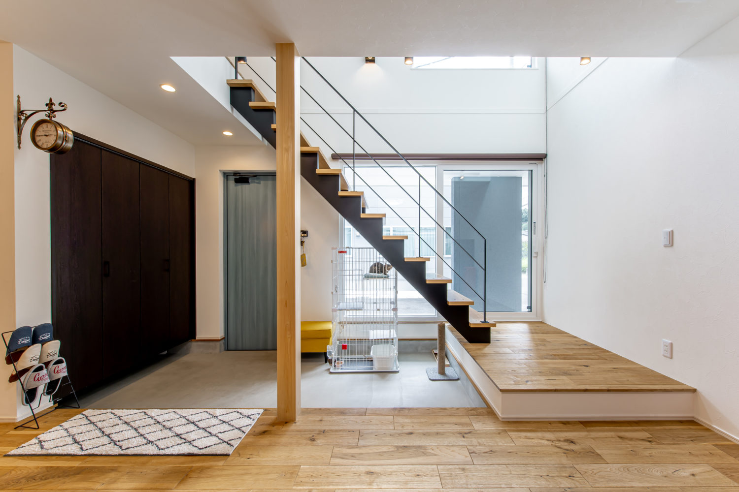 アイデザインホーム
注文住宅
広島　トリプルガラスサッシの採用で吹抜や大開口サッシを配置しても快適な空間を実現