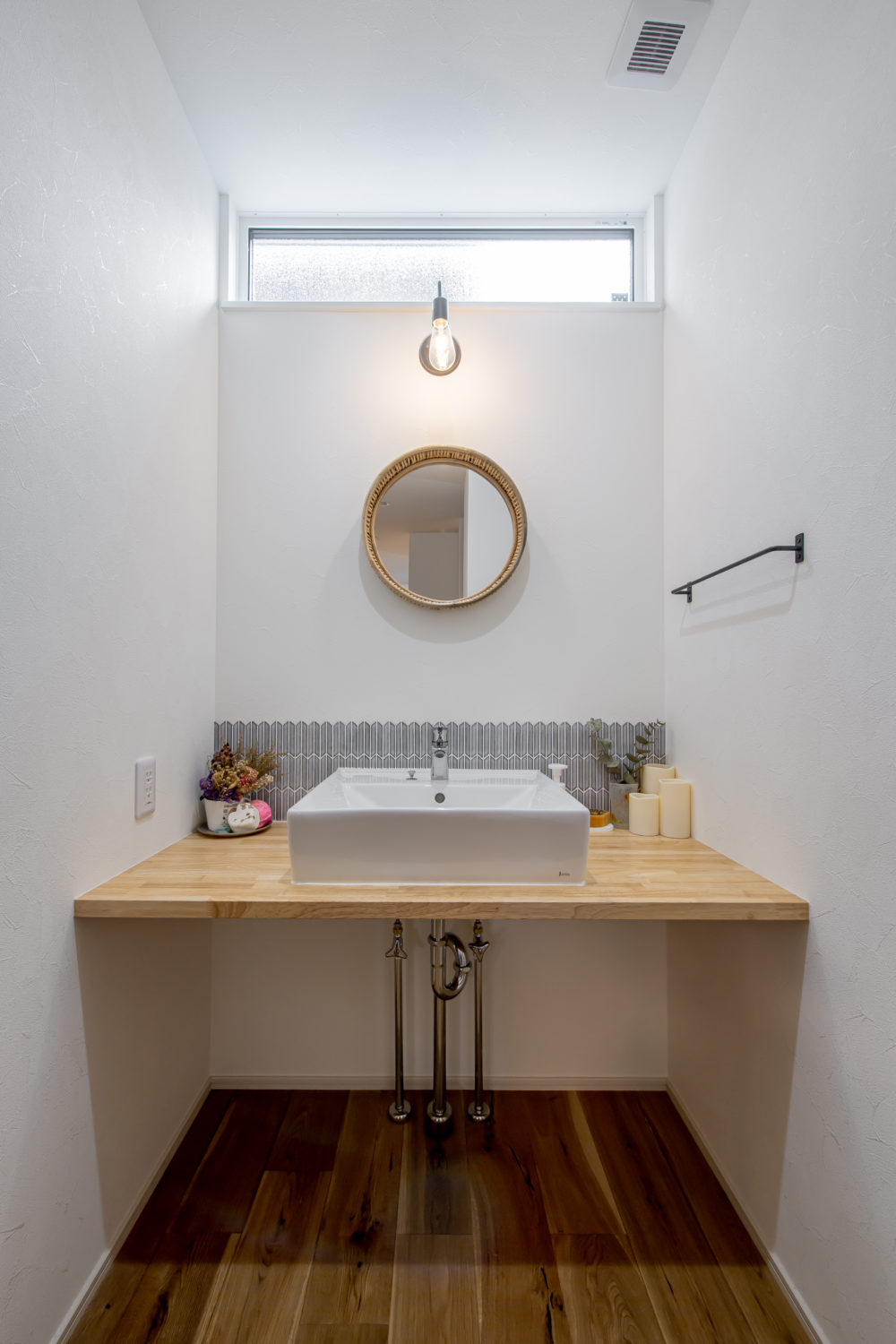 アイデザインホーム
注文住宅
広島県広島市
装飾をできるだけ省いたシンプルな造作洗面