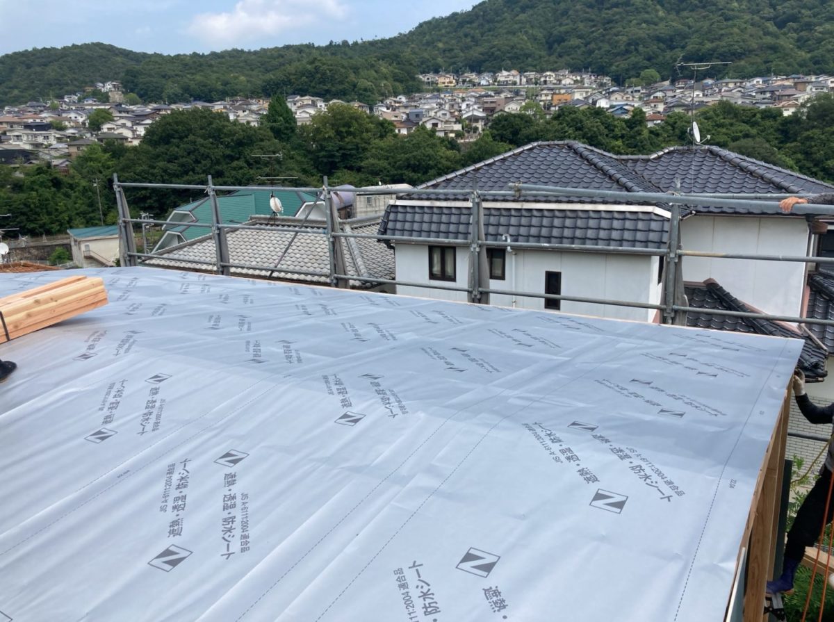 アイデザインホームの現場リポート　広島県の注文住宅　呉市の注文住宅　上棟の様子　ルーフィング