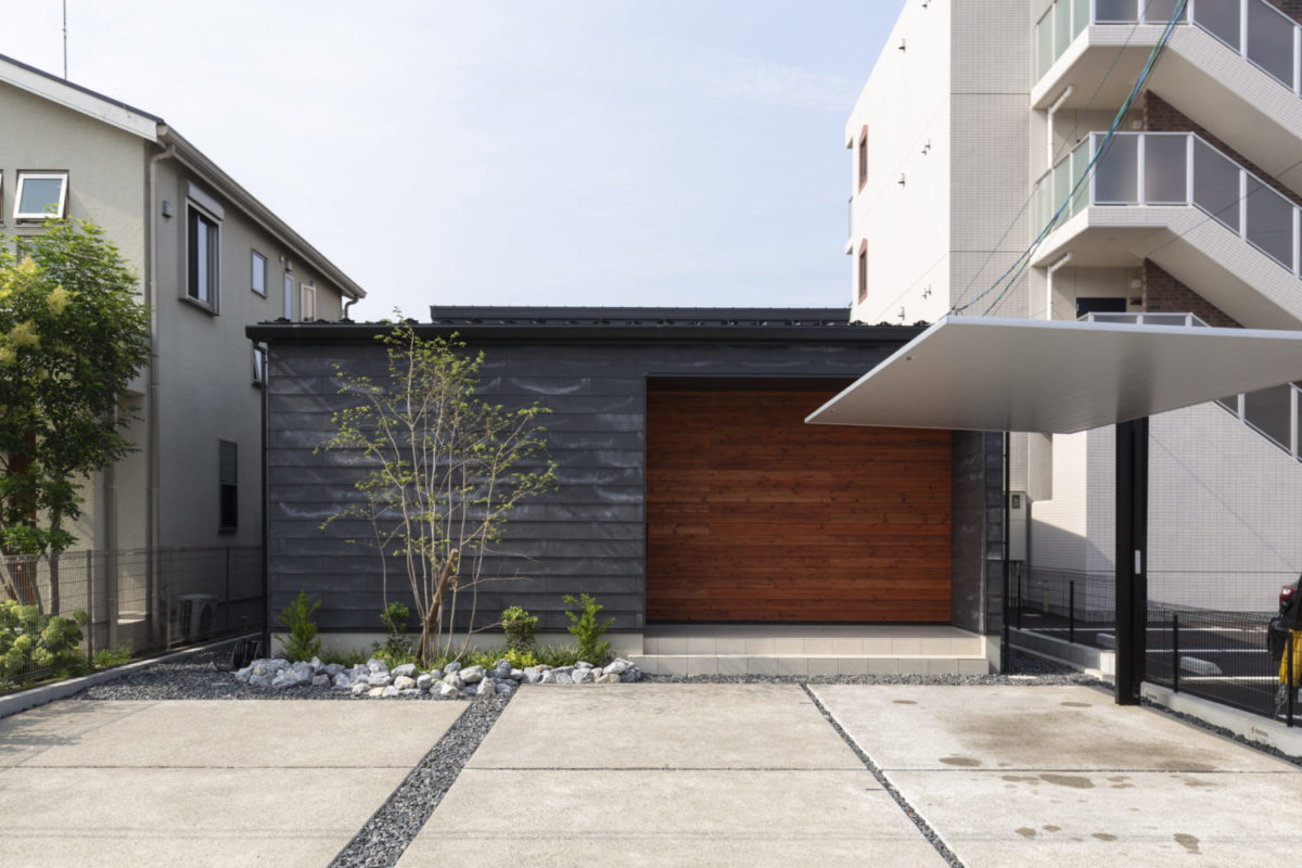 アイデザインホーム
注文住宅
岐阜県岐阜市
SOLIDOと羽目板を組合わせた、オーナー様こだわりの外観ファサード。
