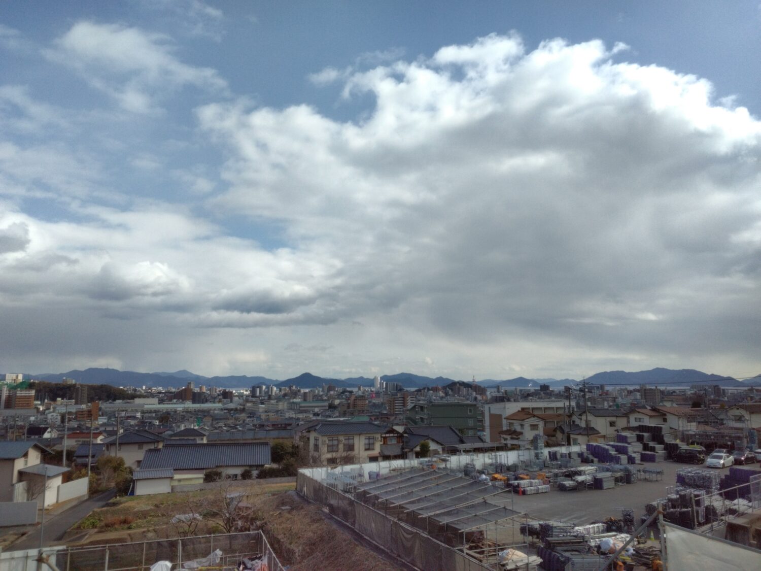 アイデザインホームの現場リポート 上棟の現場リポート 広島県の工事現場 広島県で注文住宅ならアイデザインホーム 海が見える見晴らしの良いところ