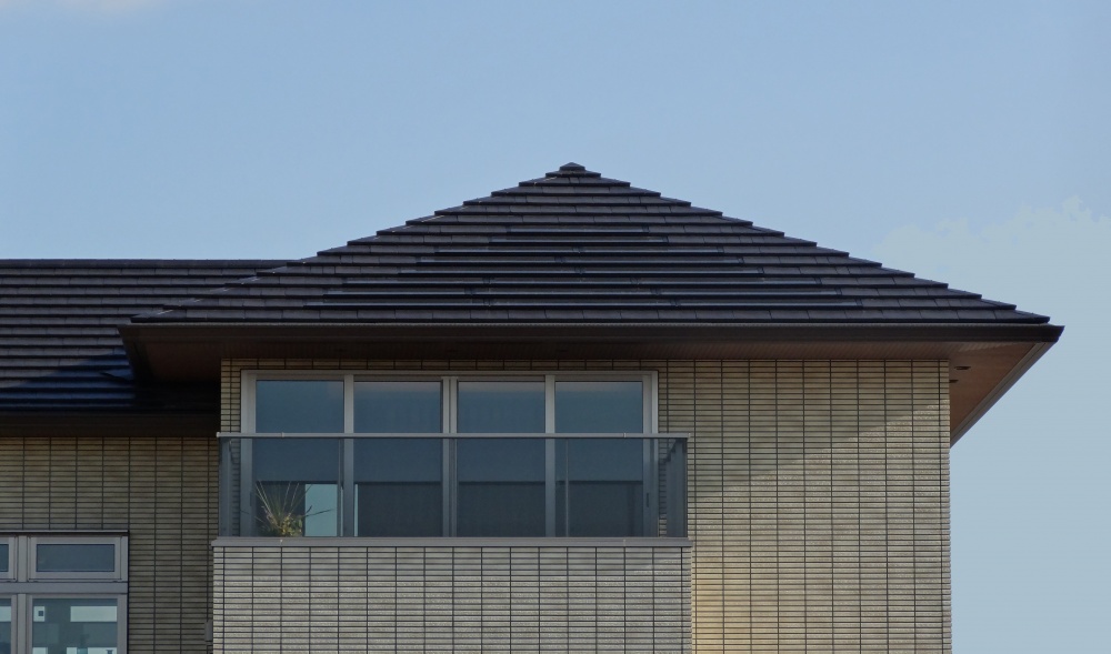 瓦屋根の事例

屋根ってどう選んだらいいの？メリットとデメリットを解説
注文住宅はアイデザインホーム