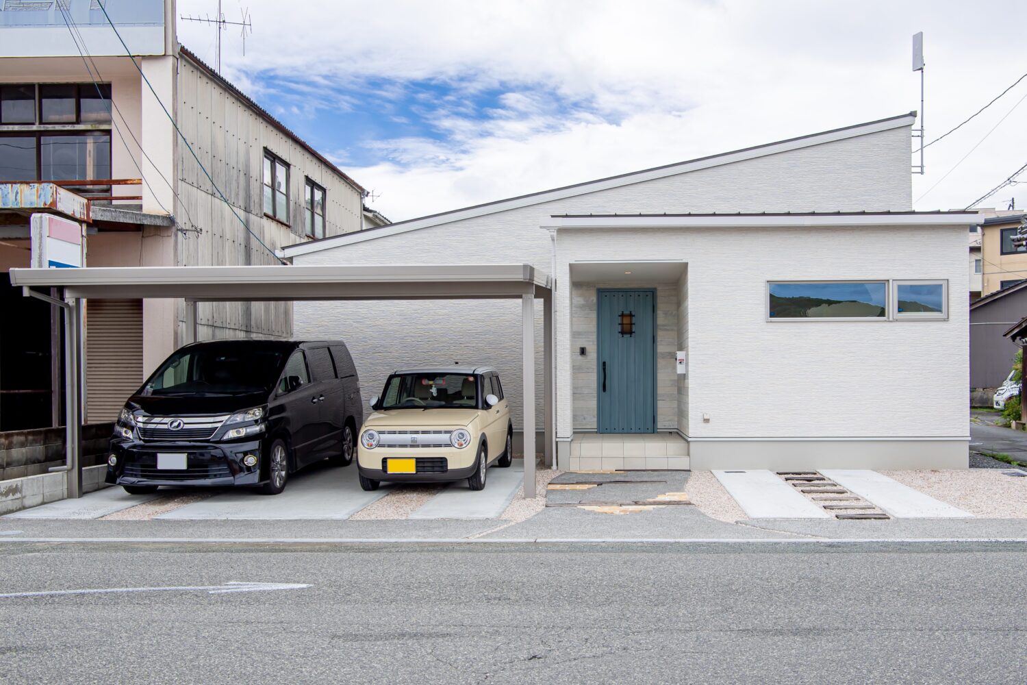 広島県で注文住宅ならアイデザインホーム アイデザインホームの実例集 グレートピレニーズと暮らすシンプルな平屋の家