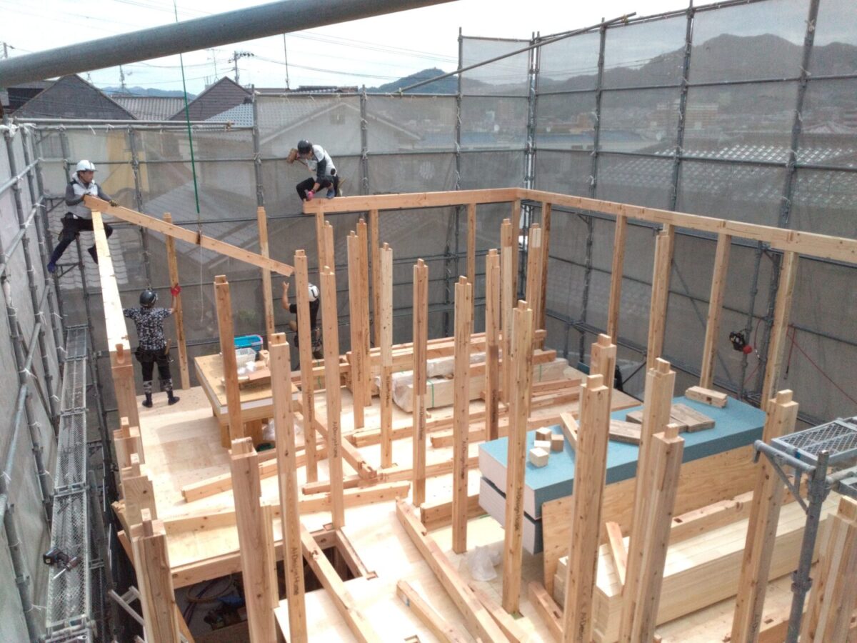 広島で注文住宅ならアイデザインホーム 広島市佐伯区坪井で上棟