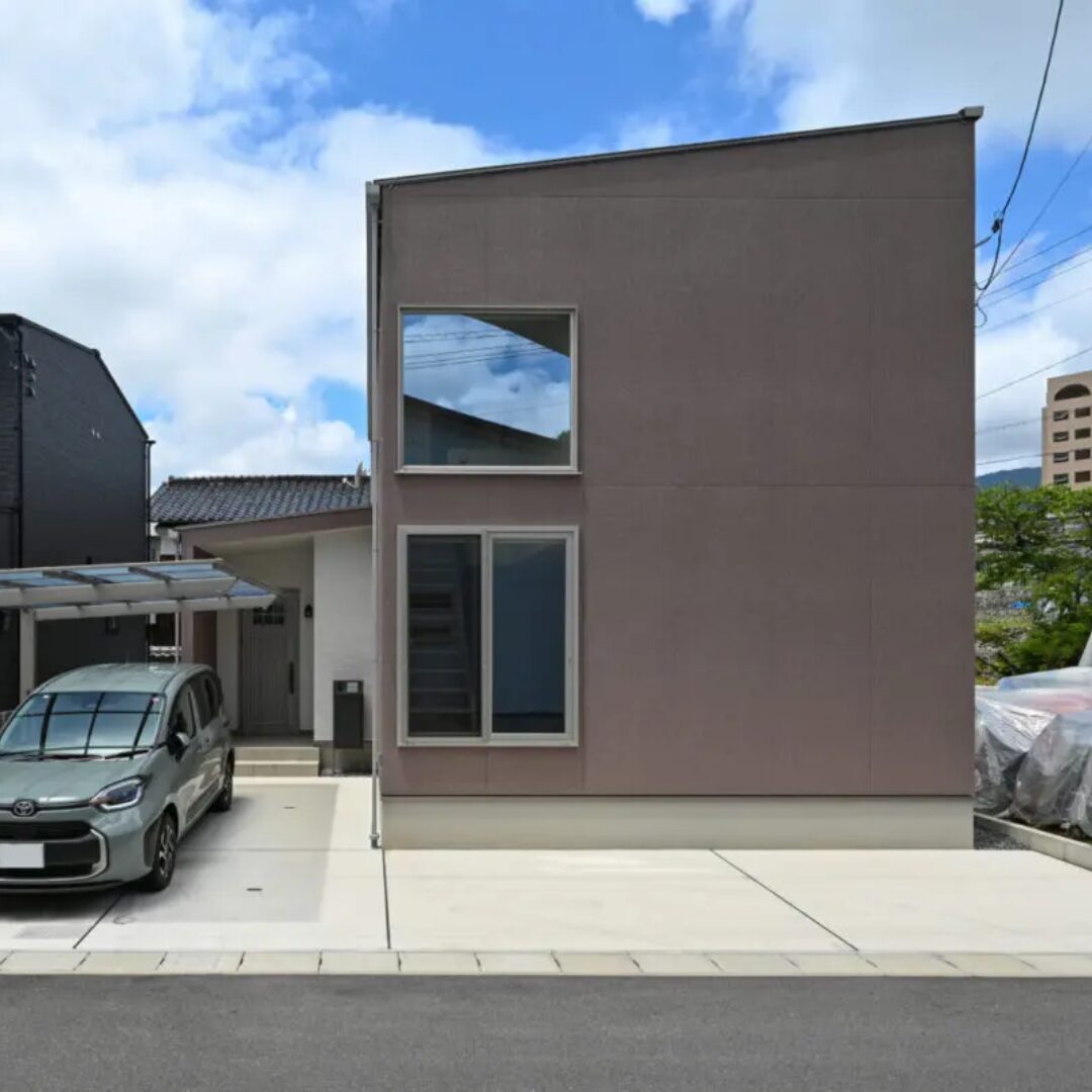広島の注文住宅はアイデザインホーム
コンパクトに「暮らしやすさ」と「機能性」を詰込んだ家