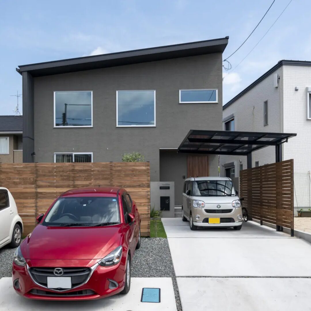 広島の注文住宅はアイデザインホーム
スキップフロアで家族が繋がるニュアンスカラーの家