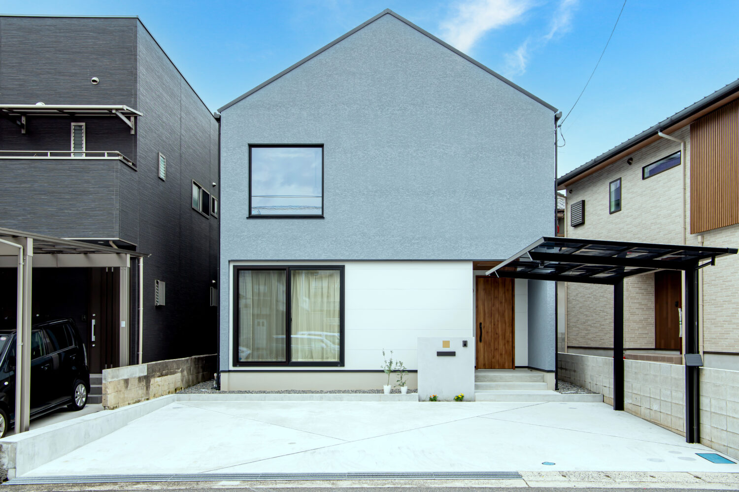 注文住宅ならアイデザインホーム アイデザインホームのブログ ブルーグレーの外壁と切妻屋根の家