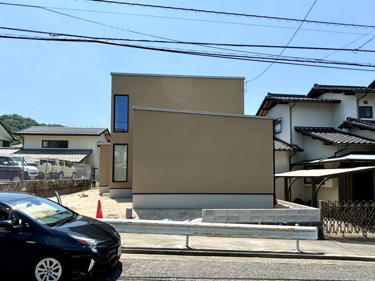広島の注文住宅はアイデザインホーム 広島市佐伯区にて社内検査 8月に完成見学会を行います 視線の抜け感に工夫を凝らしたコダワリたくさんの住まい