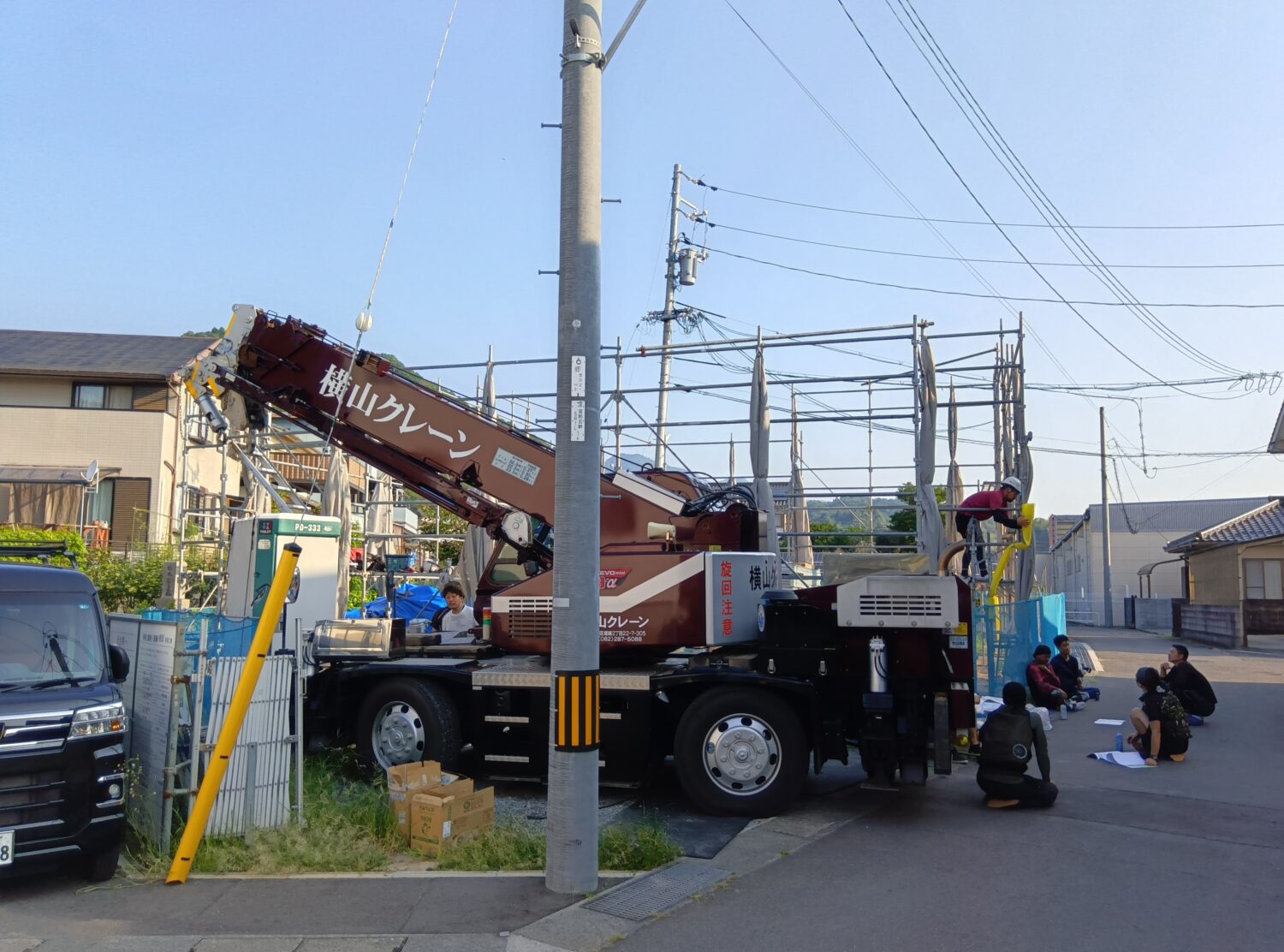 広島で注文住宅ならアイデザインホーム アイデザインホームの現場リポート 上棟の現場リポート 大工さんとクレーン
