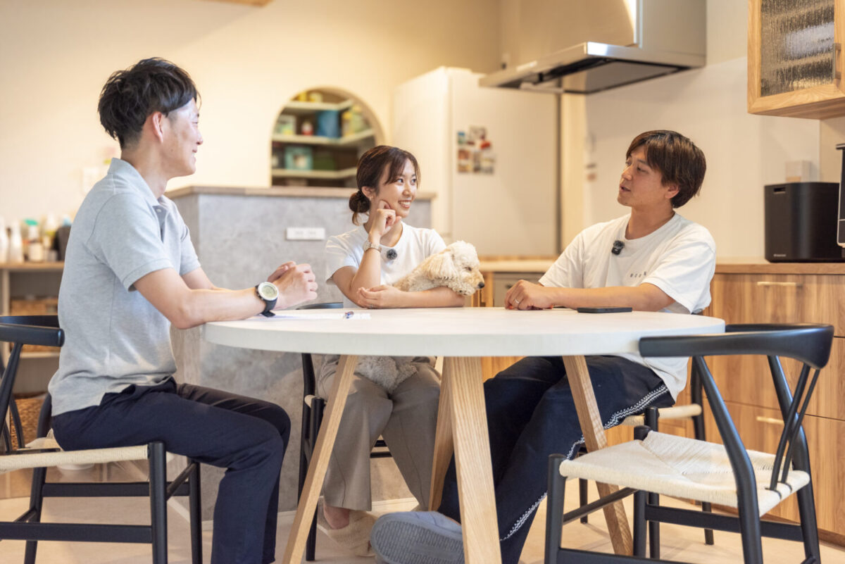 大阪の注文住宅はアイデザインホーム
悩んで選んだキッチンとひと息つけるダウンフロア
オーナー様にインタビューさせていただきました