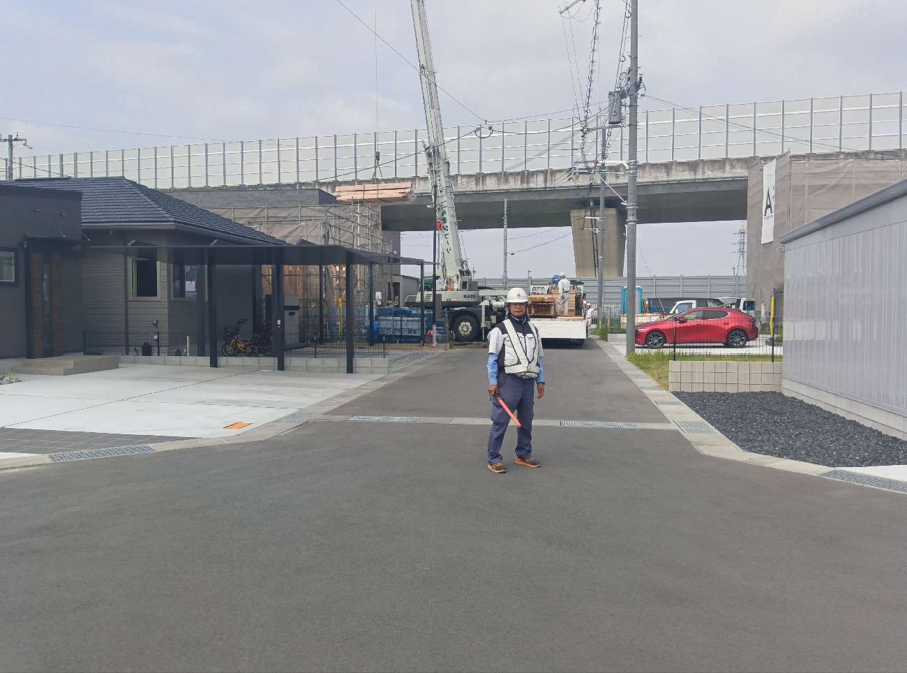 奈良で注文住宅ならアイデザインホーム｜上棟の現場リポート｜作業員さんとクレーン車