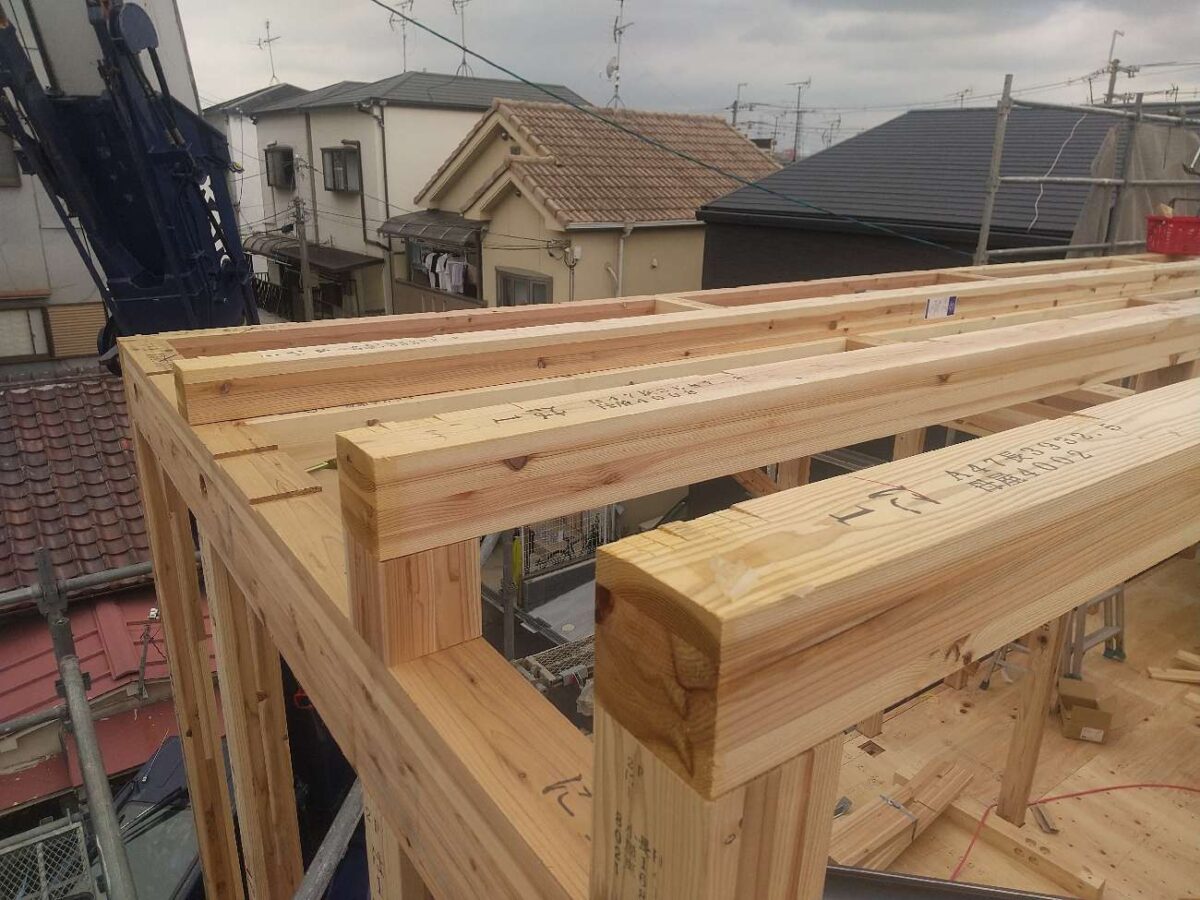 大阪で注文住宅ならアイデザインホーム|上棟の現場リポート|足場から2階を撮影した様子