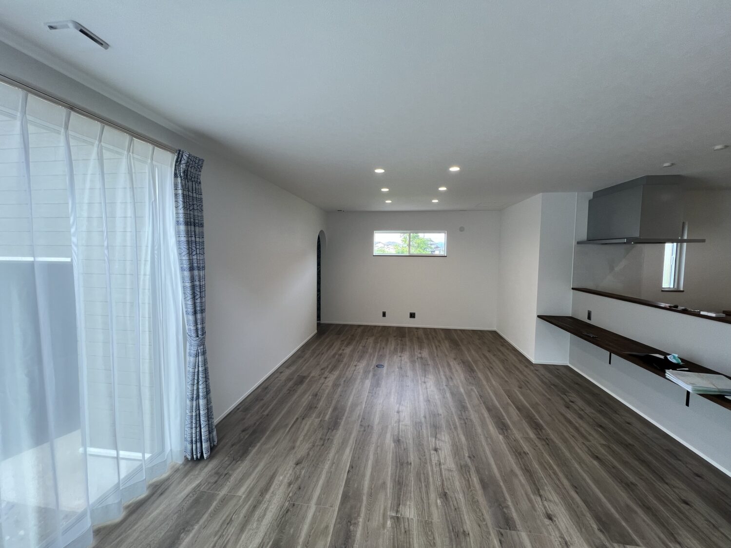 岡山で注文住宅ならアイデザインホーム｜引渡の現場リポート｜奥行き感のあるリビング