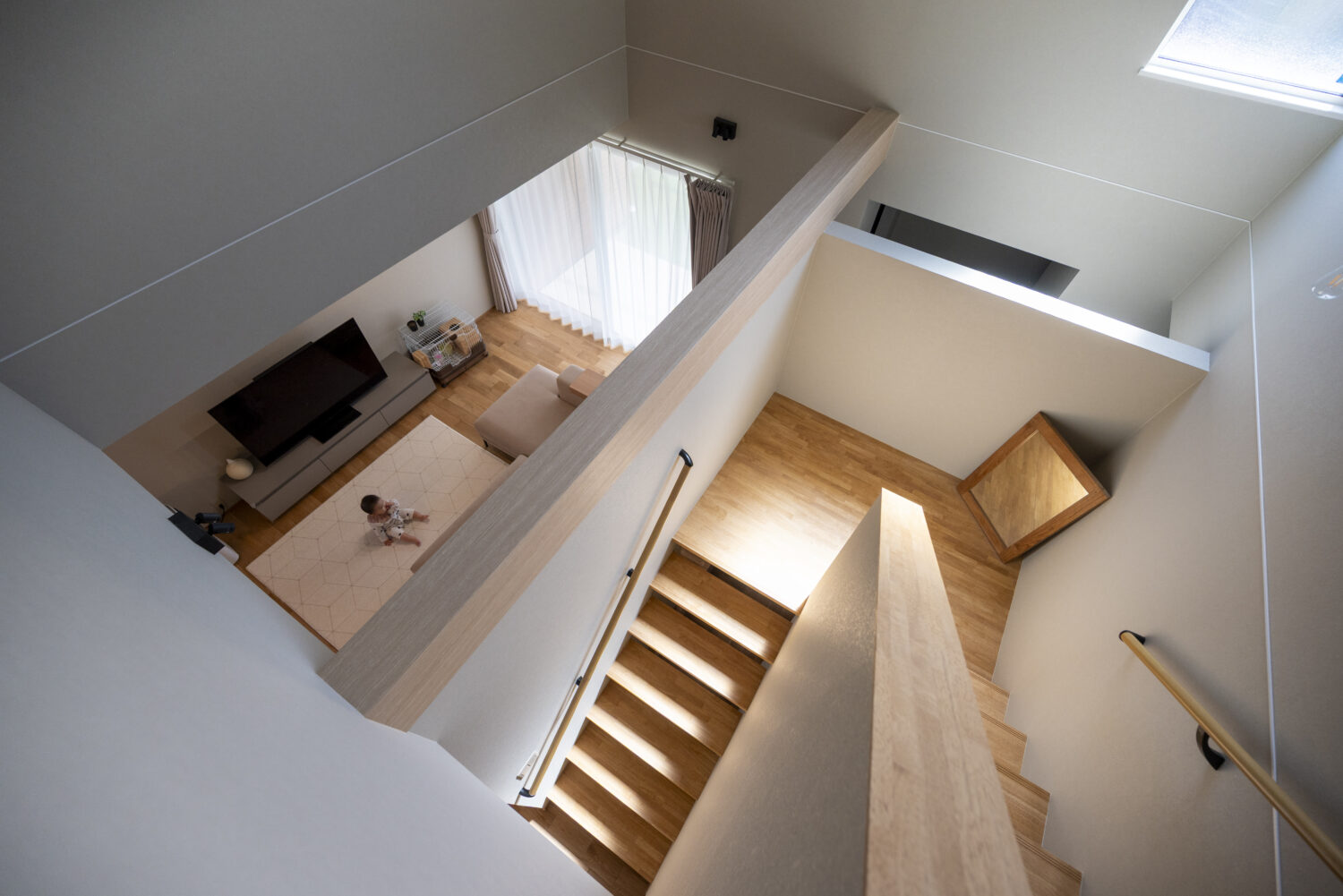 家族のこだわりが詰まった箱型ヌックと回遊動線のある家｜アイデザインホームの施工事例｜遊びに来た友人たちにも好評だったという吹抜け