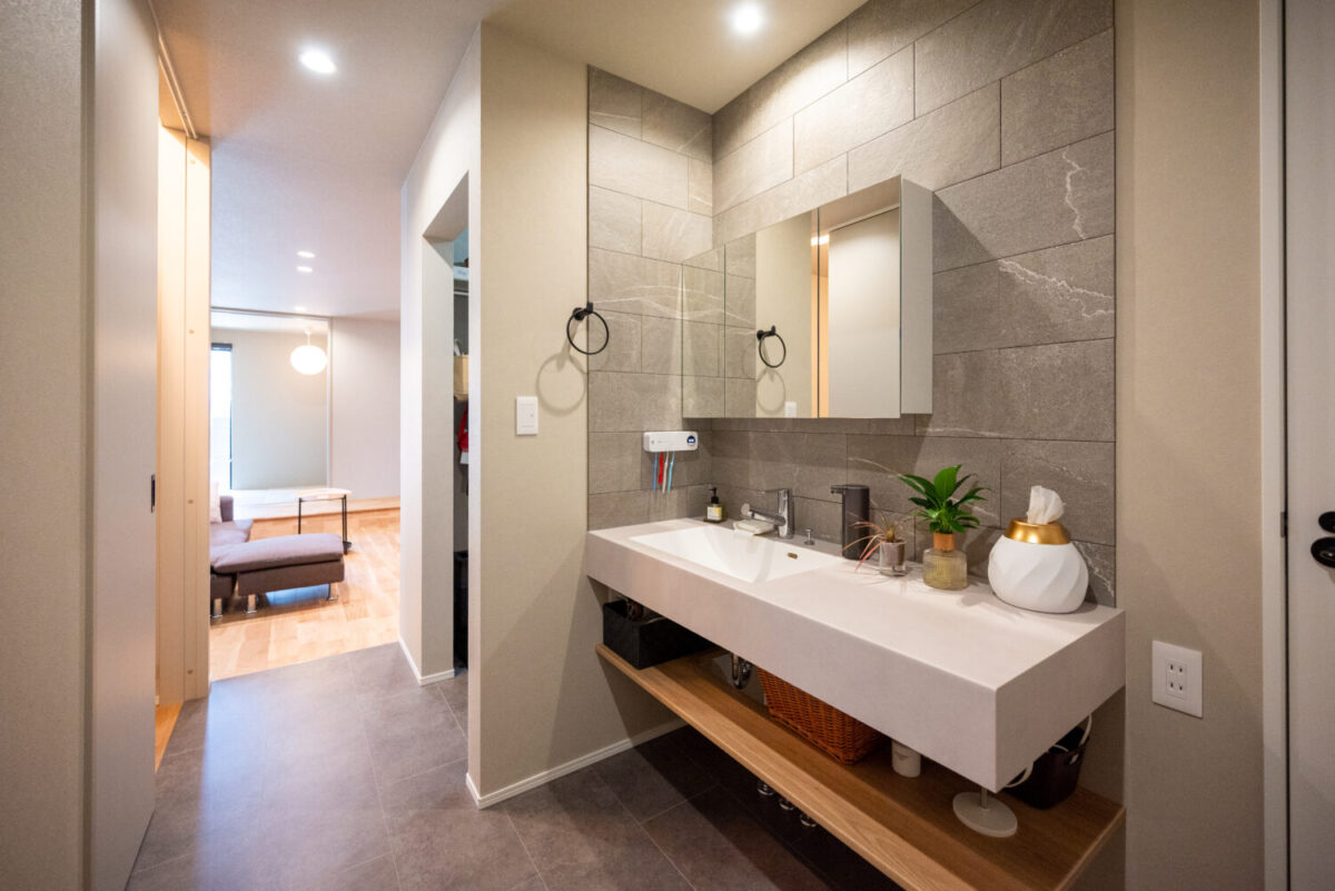 奈良の注文住宅はアイデザインホーム 磯城郡田原本町で二世帯住宅を新築されたオーナー様にインタビューさせていただきました。 展示場で見つけた理想を、自分たちらしくかたちにした暮らし