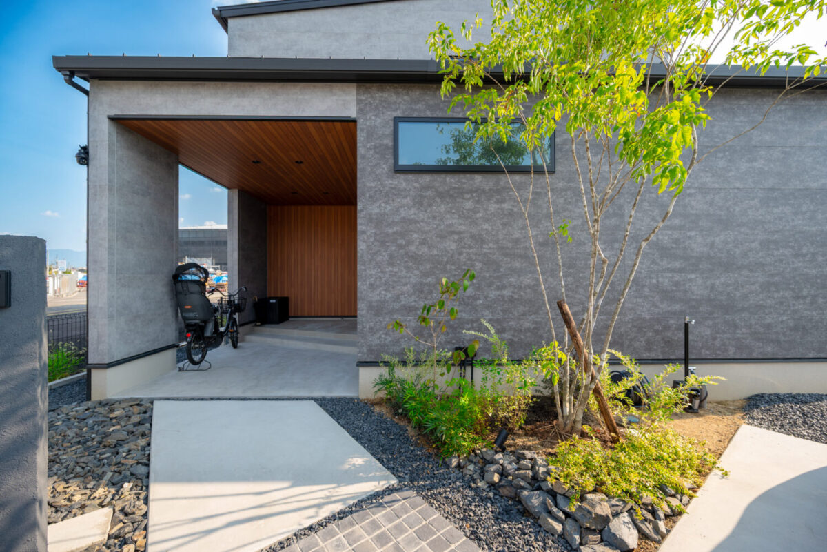 奈良の注文住宅はアイデザインホーム 磯城郡田原本町で二世帯住宅を新築されたオーナー様にインタビューさせていただきました。 展示場で見つけた理想を、自分たちらしくかたちにした暮らし