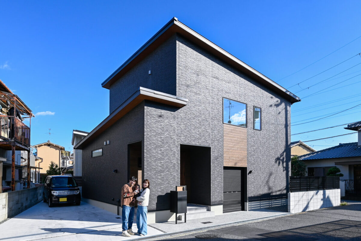 奈良の注文住宅はアイデザインホーム ｜ 奈良市七条でバイクガレージ付きの2階建てを新築されたオーナー様にインタビューさせていただきました。 一度の遠回りを経て出会った、心から「よかった」と思える家