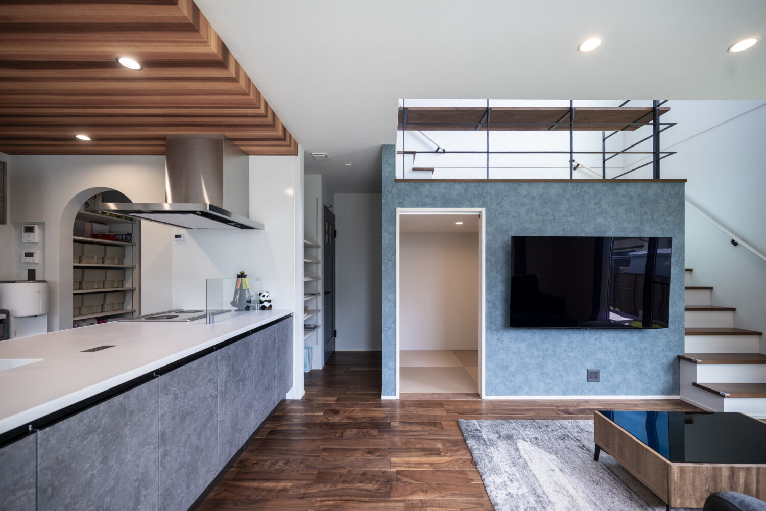 タタミ仕上げのスキップ下収納｜回遊動線とスキップフロアで 家族の時間が広がる家｜アイデザインホームの実例集