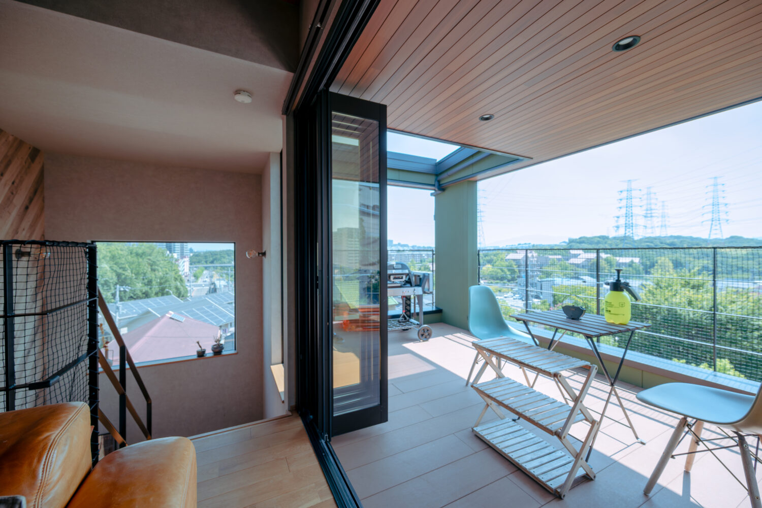 大阪の注文住宅はアイデザインホーム | 大阪府和泉市で建て替えをされたオーナー様にインタビューさせていただきました。 「家にいながら外を感じる」景色とつながる2階リビングの家