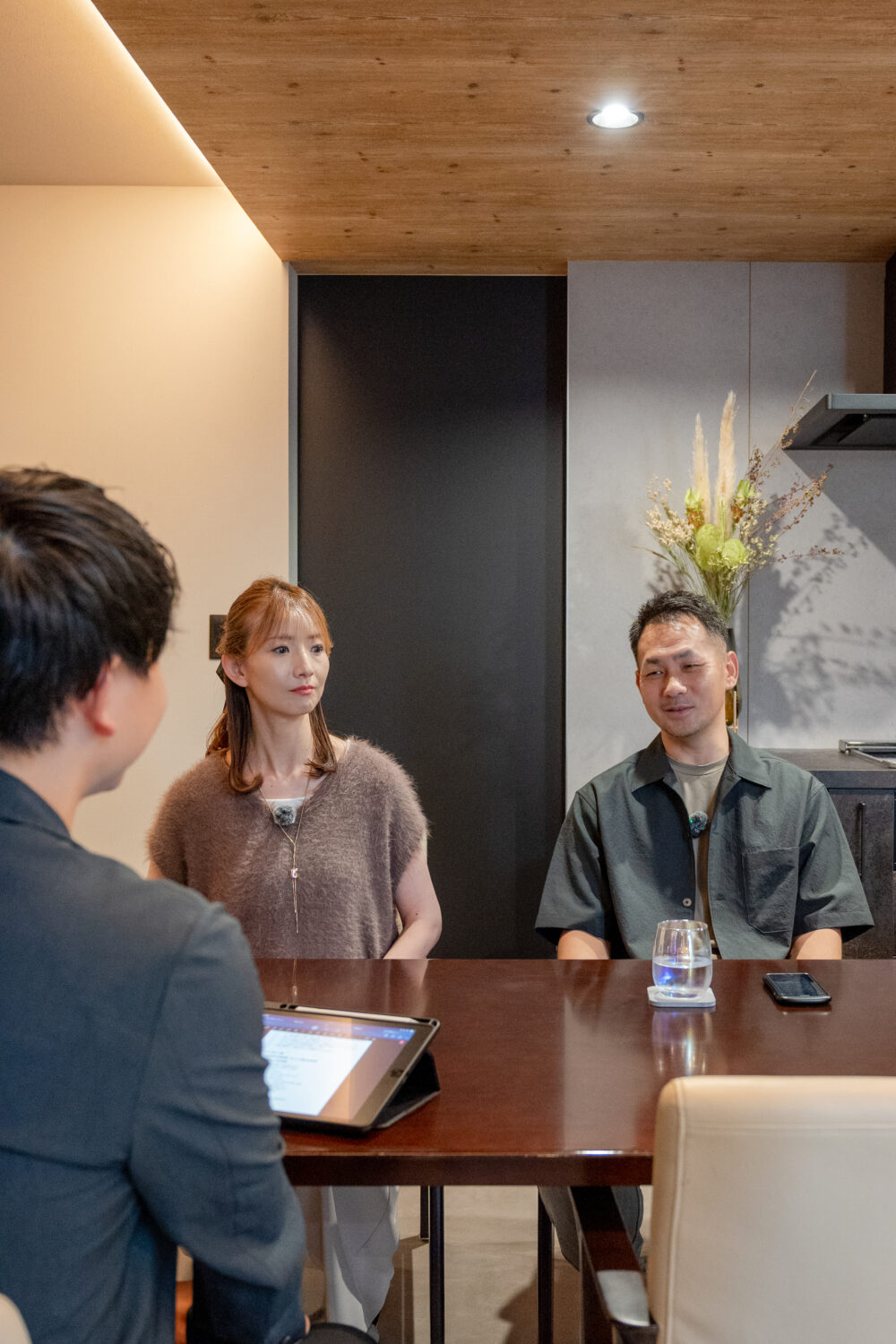 奈良の注文住宅はアイデザインホーム | 奈良県橿原市で建て替えをされたオーナー様にインタビューさせていただきました。 空間をゆるやかにつなぐ段差と、家族が自然に集まるリビング