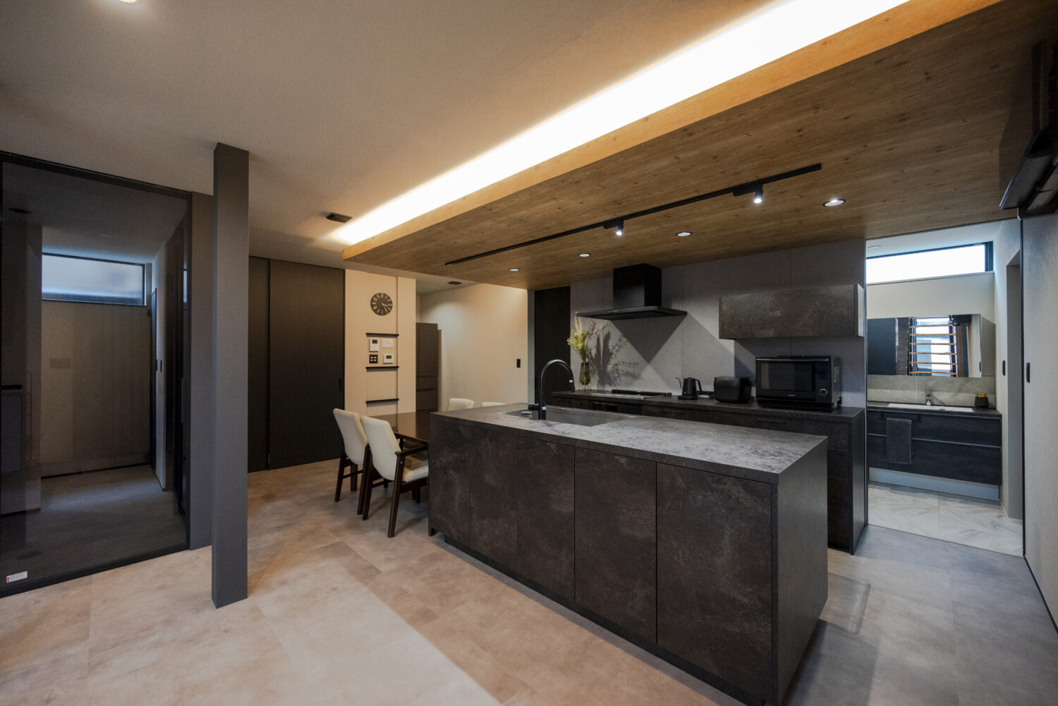 グラフテクトの2型キッチンを採用したキッチン｜アイデザインホームの施工事例