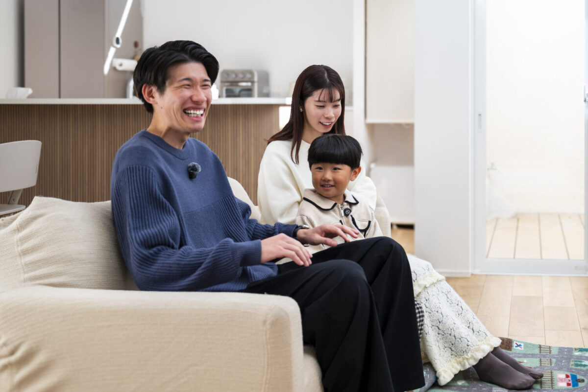 大阪の注文住宅はアイデザインホーム ｜ 大阪府東大阪市で新築されたオーナー様にインタビューさせていただきました。 子育ての日常に寄り添う動線と、夫婦で描いた理想のカタチ