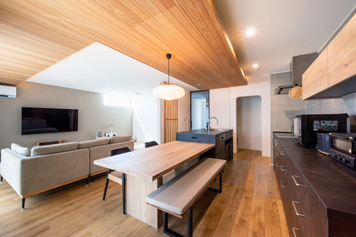 京都の注文住宅はアイデザインホーム | 京都府木津川市で新築されたオーナー様にインタビューさせていただきました。 直感を信じて選んだ家。理想のキッチンと平屋の暮らし