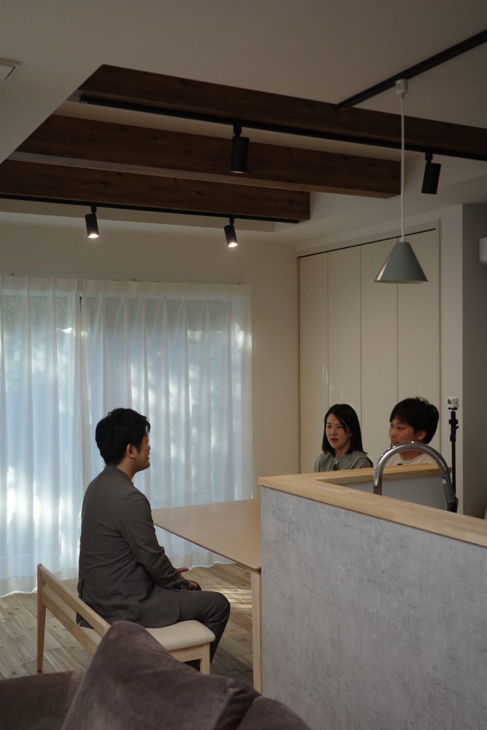 大阪府柏原市の注文住宅|N様邸のキッチンとLDK|アイデザインホーム