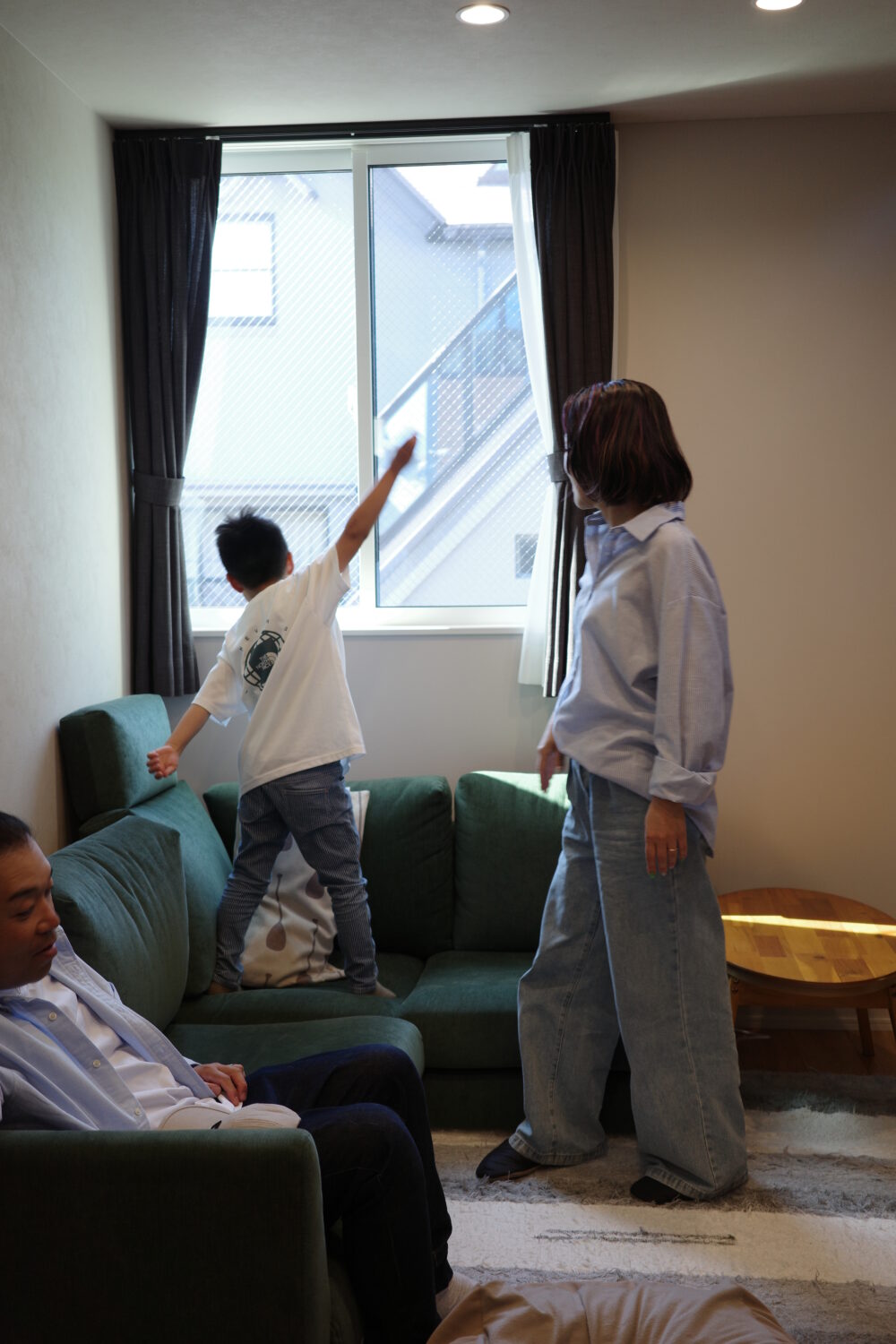 大阪府八尾市の注文住宅|O様ご家族がくつろぐリビング|アイデザインホーム